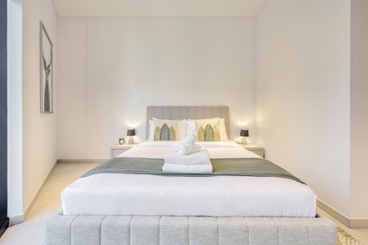 Maison Privee - Luxury, Spacious, Modern Near Burj Khalifa And Dubai Canal Exterior foto